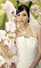 Brautkleid - Schulterfreies Modell f&uuml;r die Hochzeit im Sommer